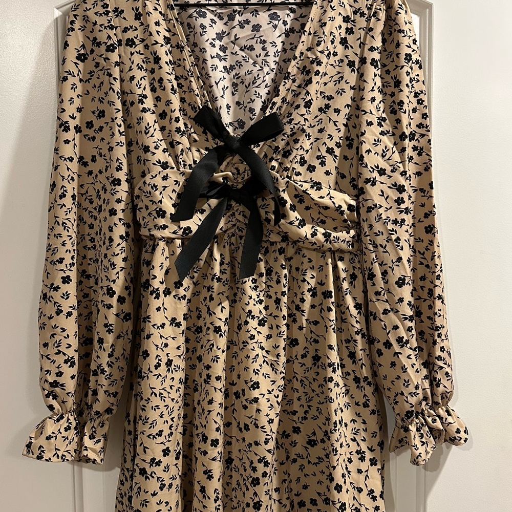 Floral Print Dress with Black Bow